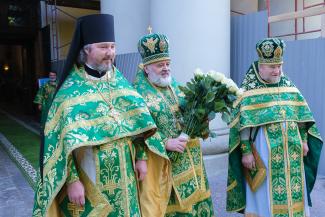 День рождения Церкви встретили в Александро-Невской Лавре 