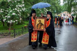 Икона благоверного князя Александра Невского вернулась в Лавру
